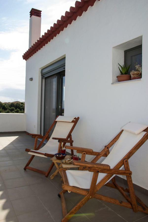Liofyto - Stylish Villa With Views To Foinikounda Bay Kamária Exterior photo